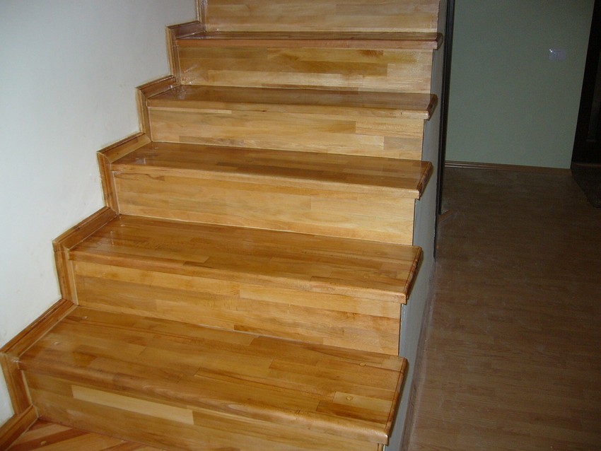 scari interioare lemn